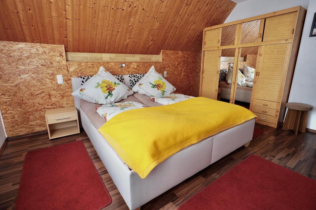 Ferienhaus Neumann - Ein Ganzes Haus Fuer Ihren Urlaub! Hessenburg Kültér fotó
